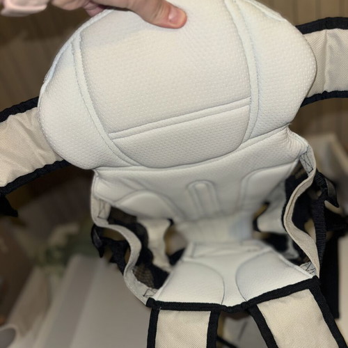 Chicco baby carrier used, missing sunshade