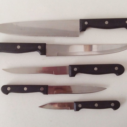 Set of 5 knives in wooden case new