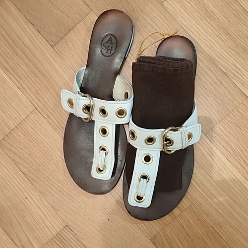 Ash Vintage Leather Slides size 39 like new, white and brown