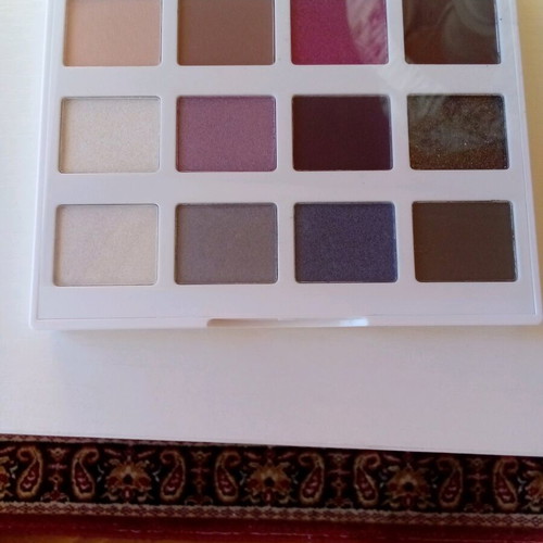 Bh cosmetics eyeshadow palette with 12 shades new