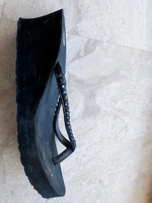 Flip flops used with front decoration, women's black size 39.5