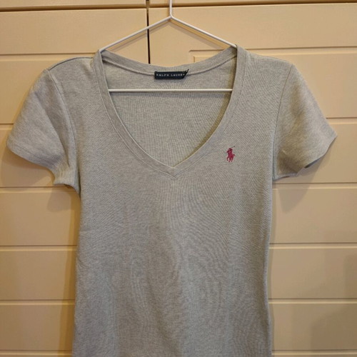 Ralph Lauren T-shirt gray short sleeve with V and fuchsia logo like new