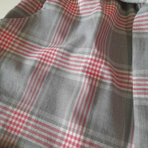 Kids' evaze shorts new, gray with pink check, size 128 cm