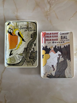 Moulin Rouge decorative plates new, set of 2 pieces