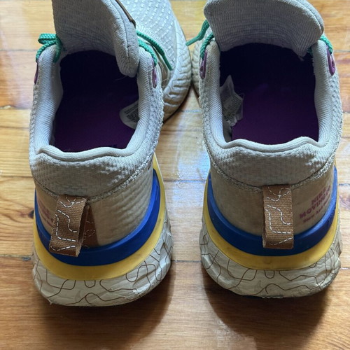 Nike Space Hippie Running Sneakers size EUR 42 like new, multicolor