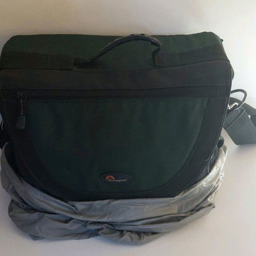 Lowepro Nova 5 AW camera bag used for DSLR and lenses