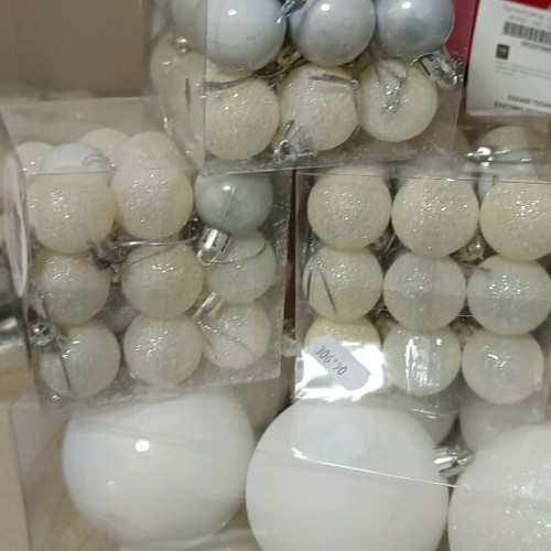 White Christmas tree ornaments new, set of 212 pieces