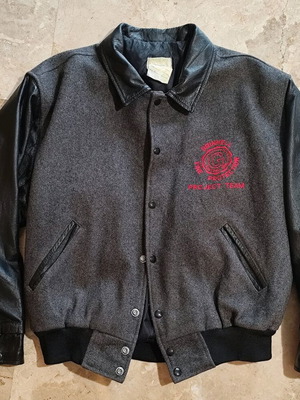 Leather jacket collectible like new, vintage, size L