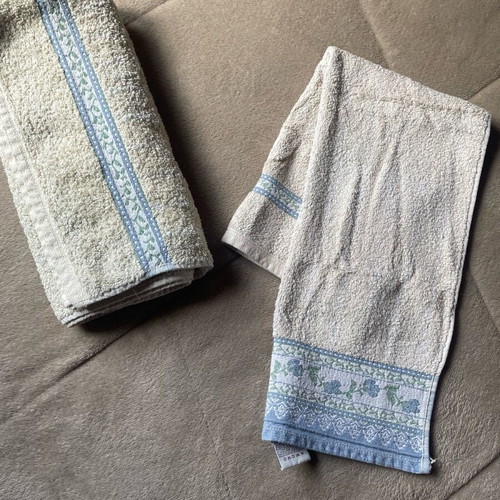 Towel set used, body and face towels