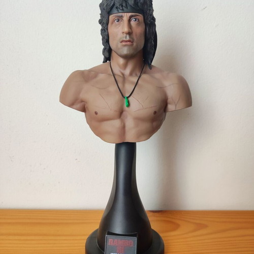 John J. Rambo III 1/4 Bust Statue by Hot Toys 2008 like new