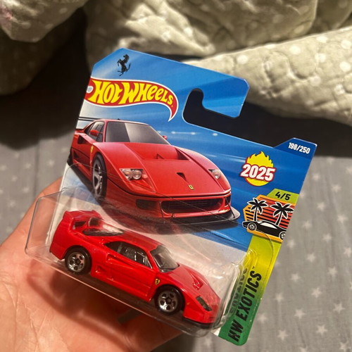 Ferrari F40 Hotwheels brand new