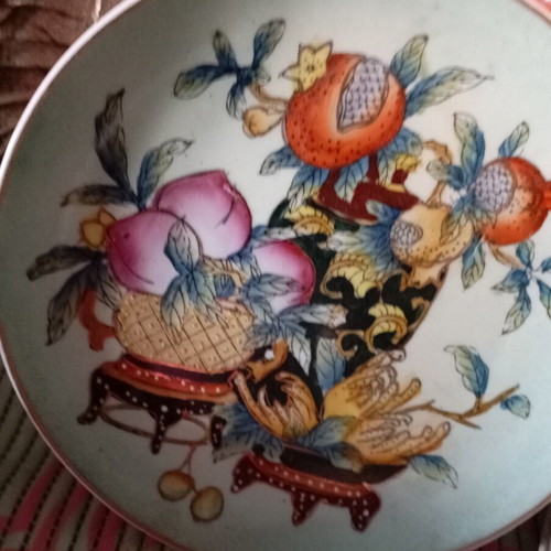 Decorative plate hand-painted, like new, 22 cm diameter