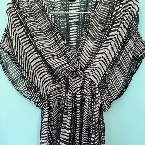 H&M long beach dress with black and white print like new