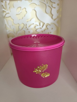 Tupperware round container 4 liters new