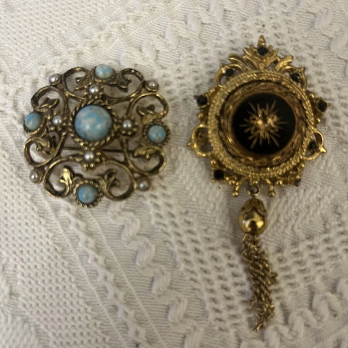 Vintage collectible pins set of 2 with antique style
