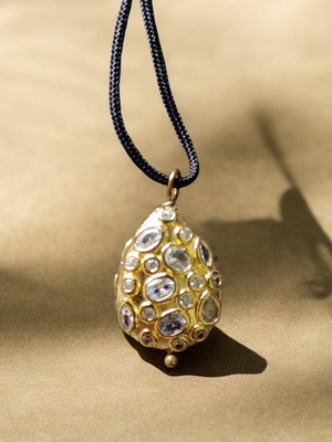 Stainless steel drop pendant with rhinestones