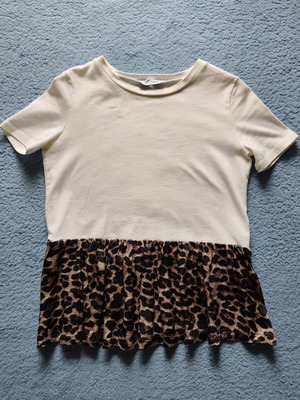 Zara short-sleeve blouse with leopard ruffle size S like new