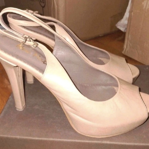 New Matic peep toe pumps nude size 39, like new, genuine leather