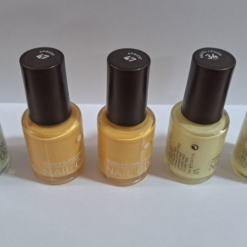 Korres Nail Polish Set Pastel Yellow, Pastel Green, Apricot new