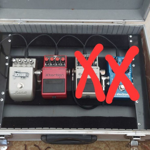 Handmade pedalboard for electric guitar with 3 pedals used
