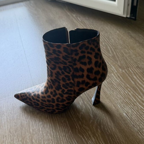 Seven leopard ankle boots like new, size 38