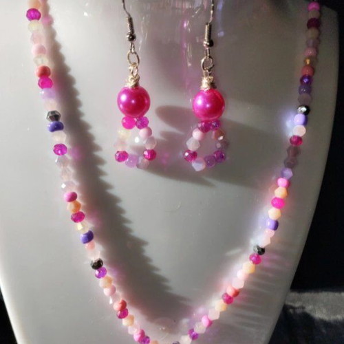 handmade elegant necklace and earrings set