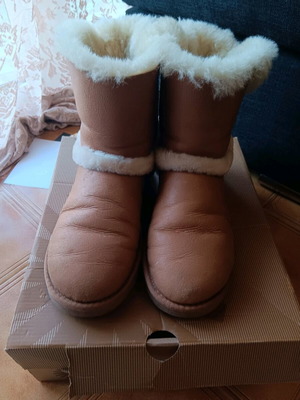 Ugg boots authentic used, size 39