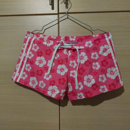 Holy Bird women's shorts pink with white flowers, size Large, like new
