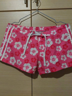 Holy Bird women's shorts pink with white flowers, size Large, like new