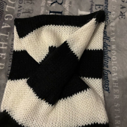 Round scarf used