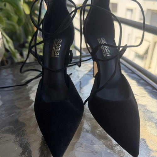 Glorish suede ankle-tie heels like new, size 39, black