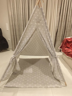 Children's play tent