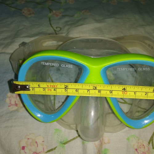 Children's snorkeling mask