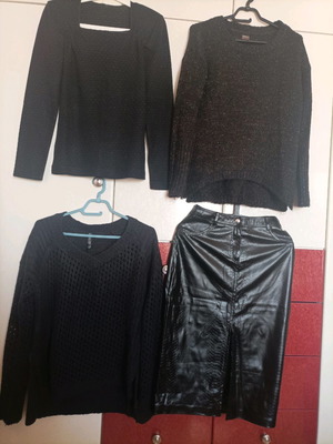 Pack of women's black sweaters like new, size M