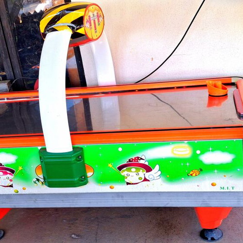 Air hockey table game