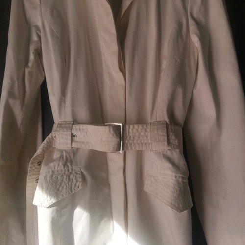 Women's white trench coat like new, size M