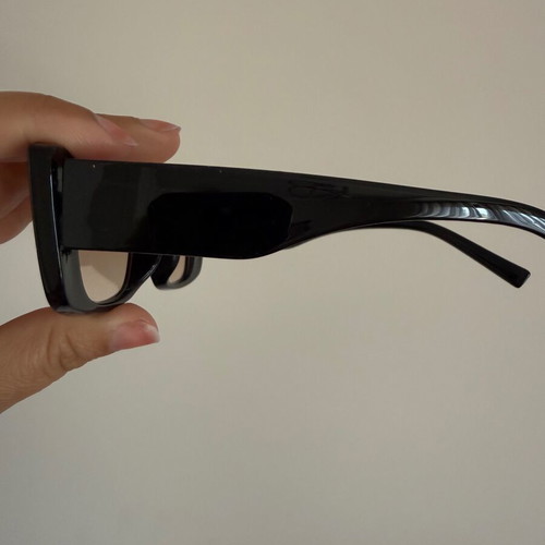 Black sunglasses new with gradient lenses in rectangular design
