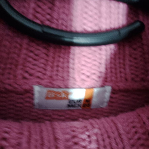 Bershka sweater used with pockets, size medium