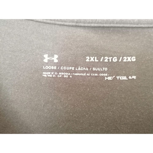 Under Armour athletic shirt XXL like new
