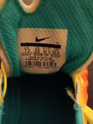 Nike Magista Παιδικά ποδοσφαιρικά παπούτσια σαν καινούργια, μέγεθος 40.5, πολύχρωμα