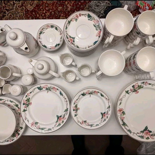 Villeroy & Boch Palermo serving set 61 pieces like new