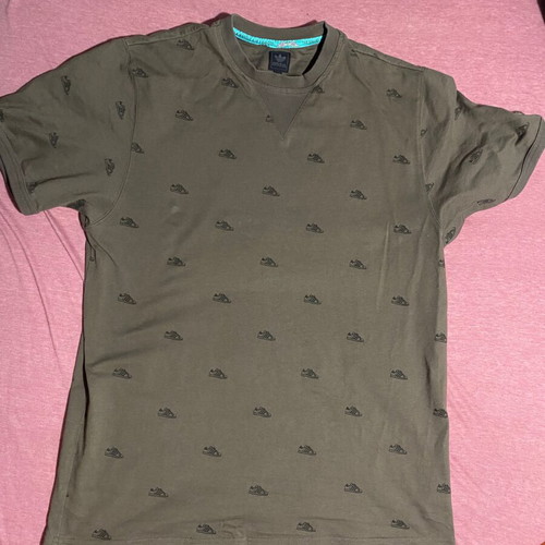 Adidas t-shirt large used, khaki color