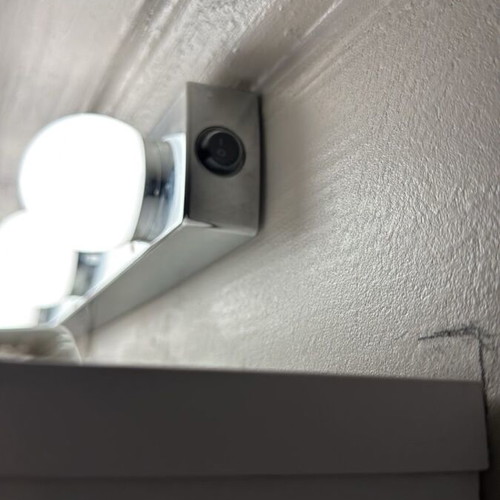 Bathroom light with 5 LED like new