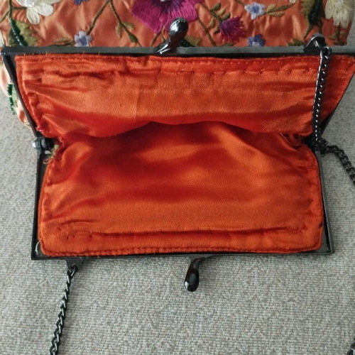 Vintage women's handbag with embroidery and metal frame like new
