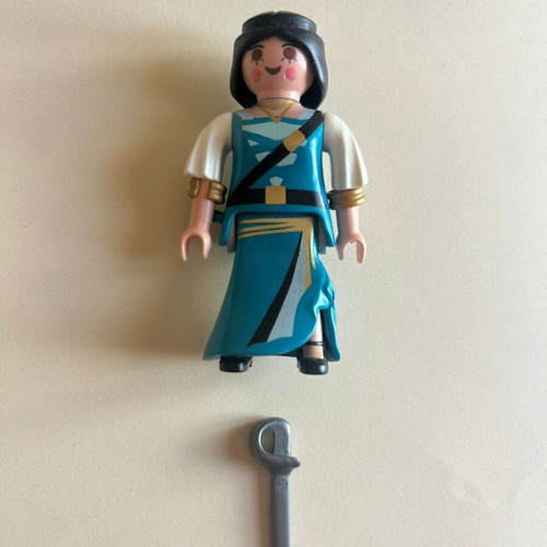 Playmobil pirate woman figure