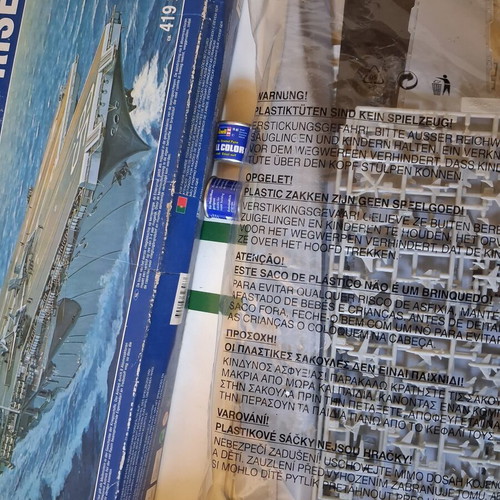 USS Enterprise CVN-65 Aircraft Carrier Model 1:800 like new, sealed