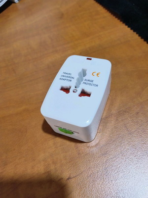 Universal adapter like new, plug lighter for various countries