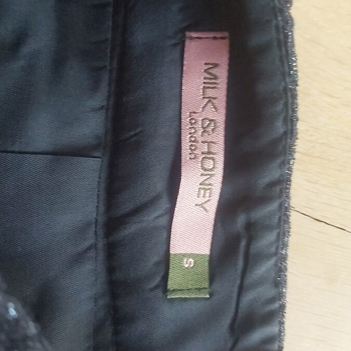 Milk & Honey skirt small like new, size S