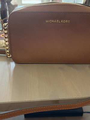 Michael Kors crossbody bag like new, brown leather