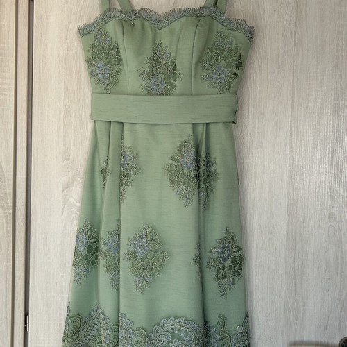Camelot midi dress in green with floral lace, like new, size 42